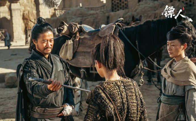 《镖人：风起大漠》票房破14亿 登顶影史武侠片冠军领跑全球